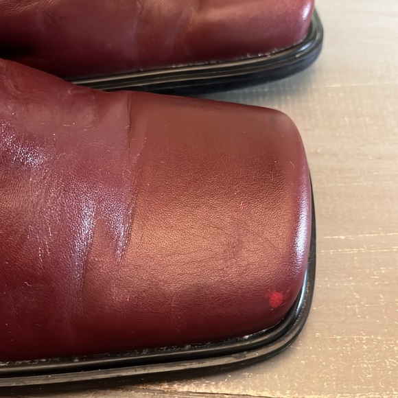 Kenneth Cole REACTION Burgundy Mules Size 7.5 - Picture 3 of 5
